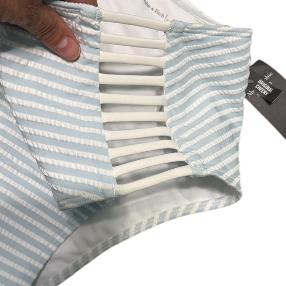 Abercrombie and Fitch Striped Blue and White Women's Bikini Set - Picture 4 of 7